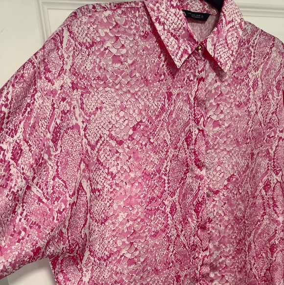 US S🌸Zara Vibrant Pink Patterned Button Down Shirt *P2P 22" - Picture 5 of 8